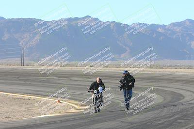 media/Jan-09-2025-Racers Edge (Thu) [[9e316ffd38]]/1-Around the Pits-Track Walk/